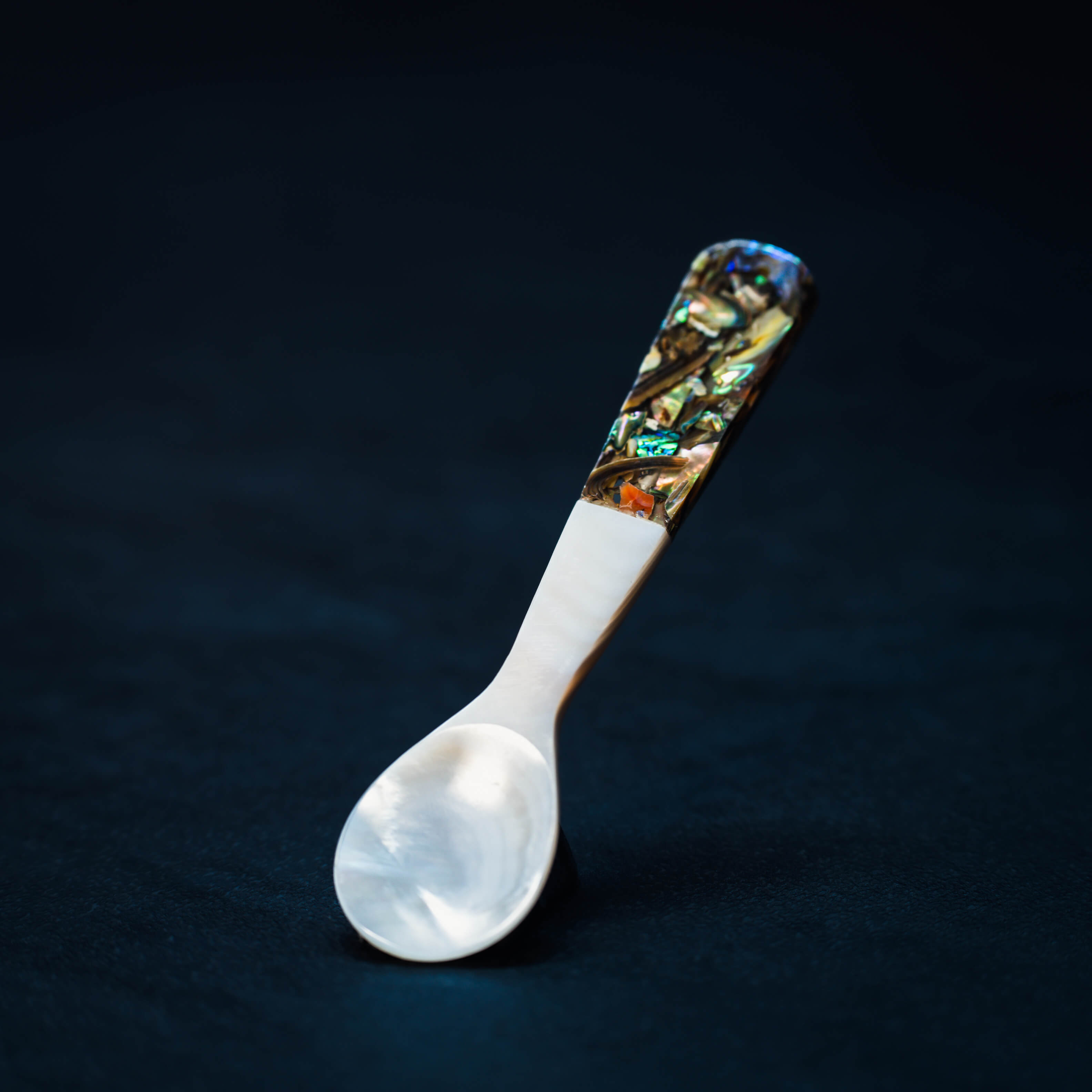 Cuillère en nacre - accessoire élégant | Pomme d'Ambre Cuillère en nacre - accessoire élégant | Pomme d'Ambre