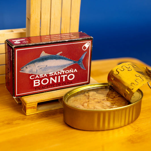 Thon germon à l'huile d'olive Casa Santoña, boîte ouverte dévoilant le thon
